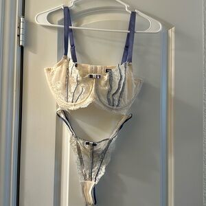 New without tag Adore me set